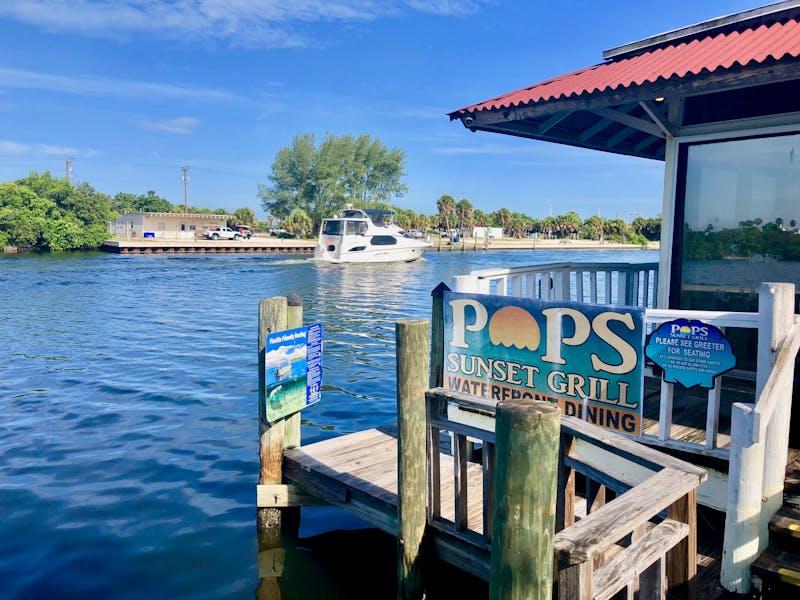 About Pop's Sunset Grill